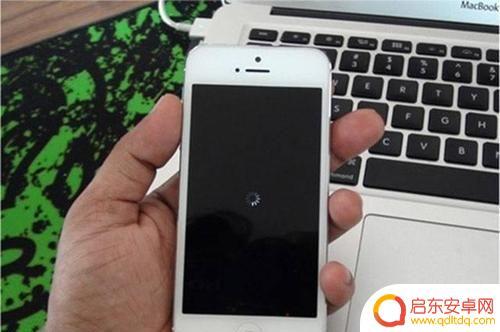 苹果手机6p黑屏怎么办 iPhone无法开机怎么办