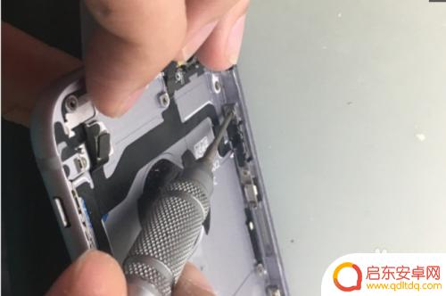 苹果手机怎么拆开图 iPhone 6s拆机图文教程