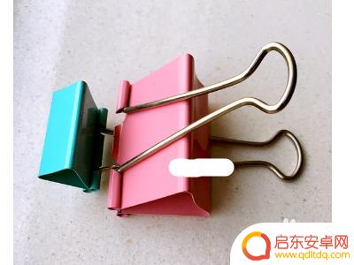 怎么做手机架子 如何用大夹子做手机架