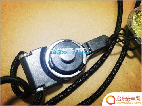 苹果手机怎么挂绳 iPhone手机壳穿挂绳技巧