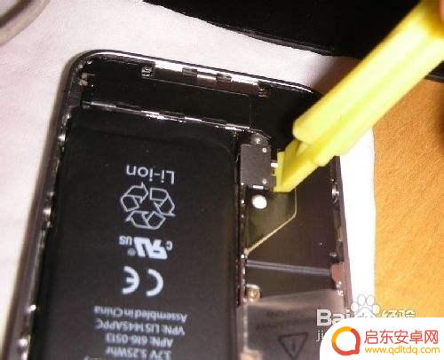 手机掉到水里打不开怎么办 手机进水无法开机自救方法