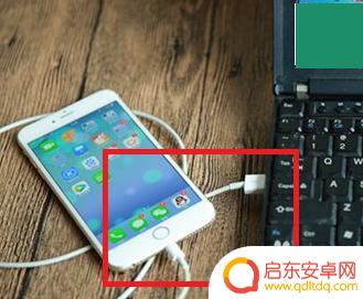苹果手机如何找相同的照片 win10如何查看iphone手机照片