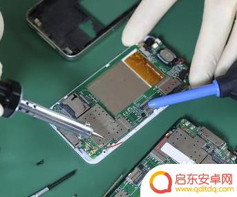 如何鉴定手机屏幕摔碎时间 手机摔黑屏自己修复方法