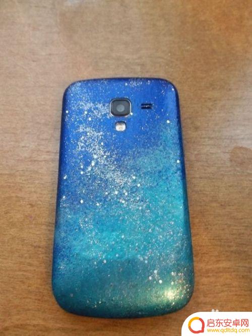 手机外壳怎么改颜色 DIY手机壳换色技巧