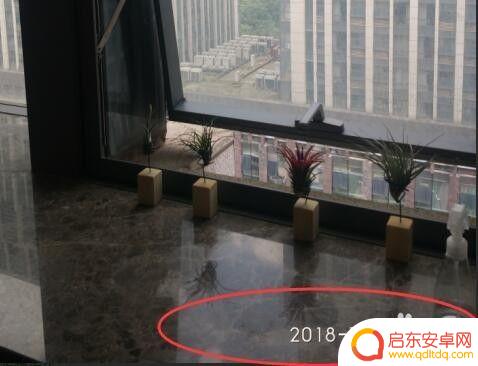 手机照片如何显示日期水印 手机如何拍摄带有水印时间和地点的照片