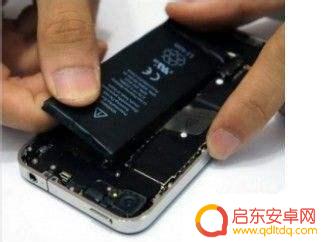 如何拆手机苹果电池壳 iPhone电池拆下后怎么处理
