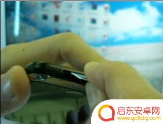 如何拆手机苹果电池壳 iPhone电池拆下后怎么处理