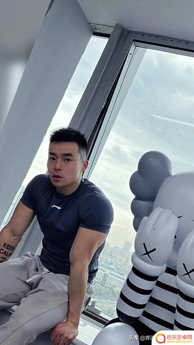 健身帅哥壁纸抖音(健身帅哥壁纸抖音图片)