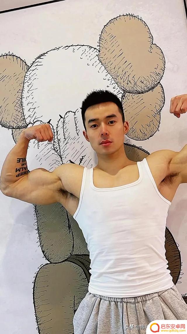 健身帅哥壁纸抖音(健身帅哥壁纸抖音图片)