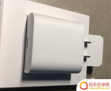苹果XR手机怎么充电快 如何选择适合 iPhone XR 的快充充电器