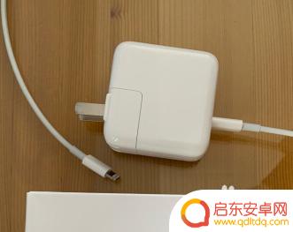 苹果XR手机怎么充电快 如何选择适合 iPhone XR 的快充充电器
