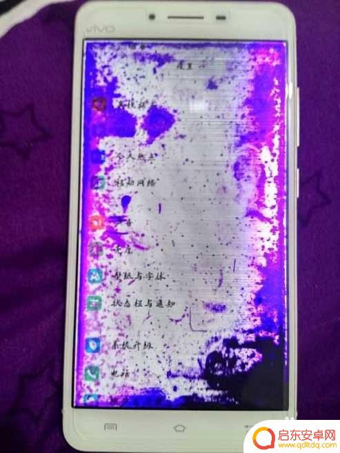 手机屏幕变成绿屏了怎么回事 手机屏幕绿屏怎么修复