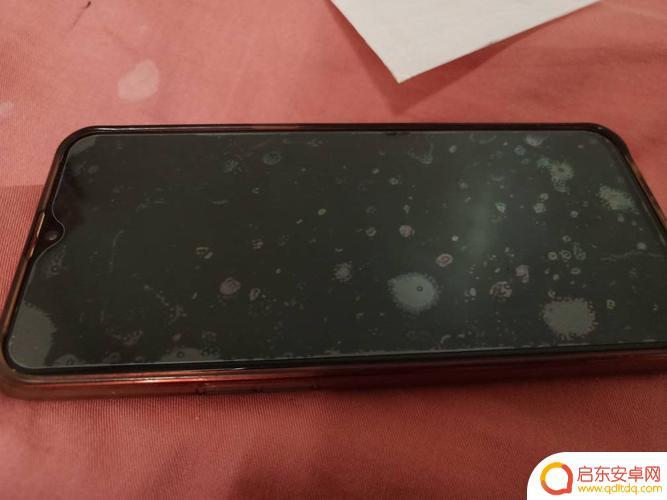 手机自带膜吸灰怎么办 静电吸附手机膜防尘
