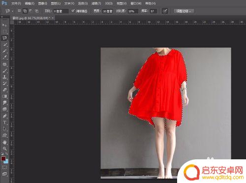 如何将图片的衣服由白色变成红色 PS纯白色衣服变成红色教程