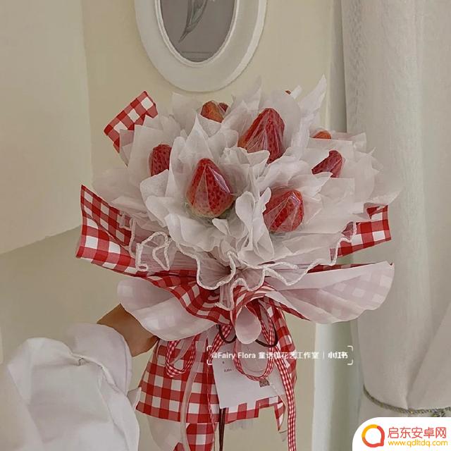 抖音制作草莓花束文案(抖音制作草莓花束文案怎么写)