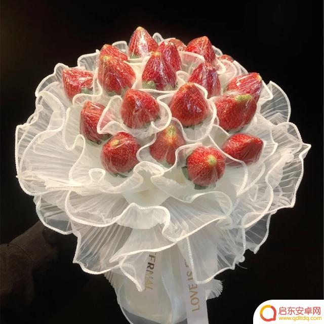 抖音制作草莓花束文案(抖音制作草莓花束文案怎么写)