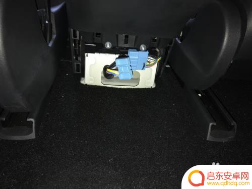 特斯拉手机如何抬头显示 特斯拉加装圆盾专用抬头显示屏教程