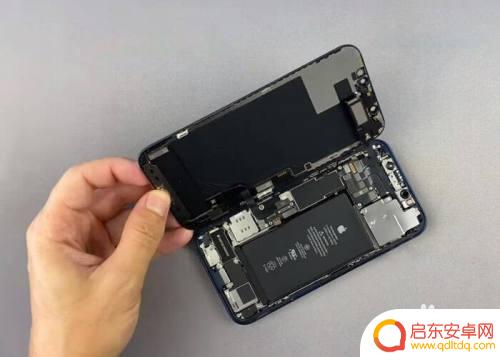 苹果手机12如何拆开 iPhone 12拆解全过程图文解析