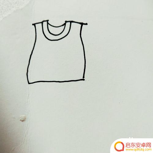 球衣怎么在手机上画 如何画一身球衣的简笔画步骤