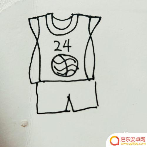 球衣怎么在手机上画 如何画一身球衣的简笔画步骤
