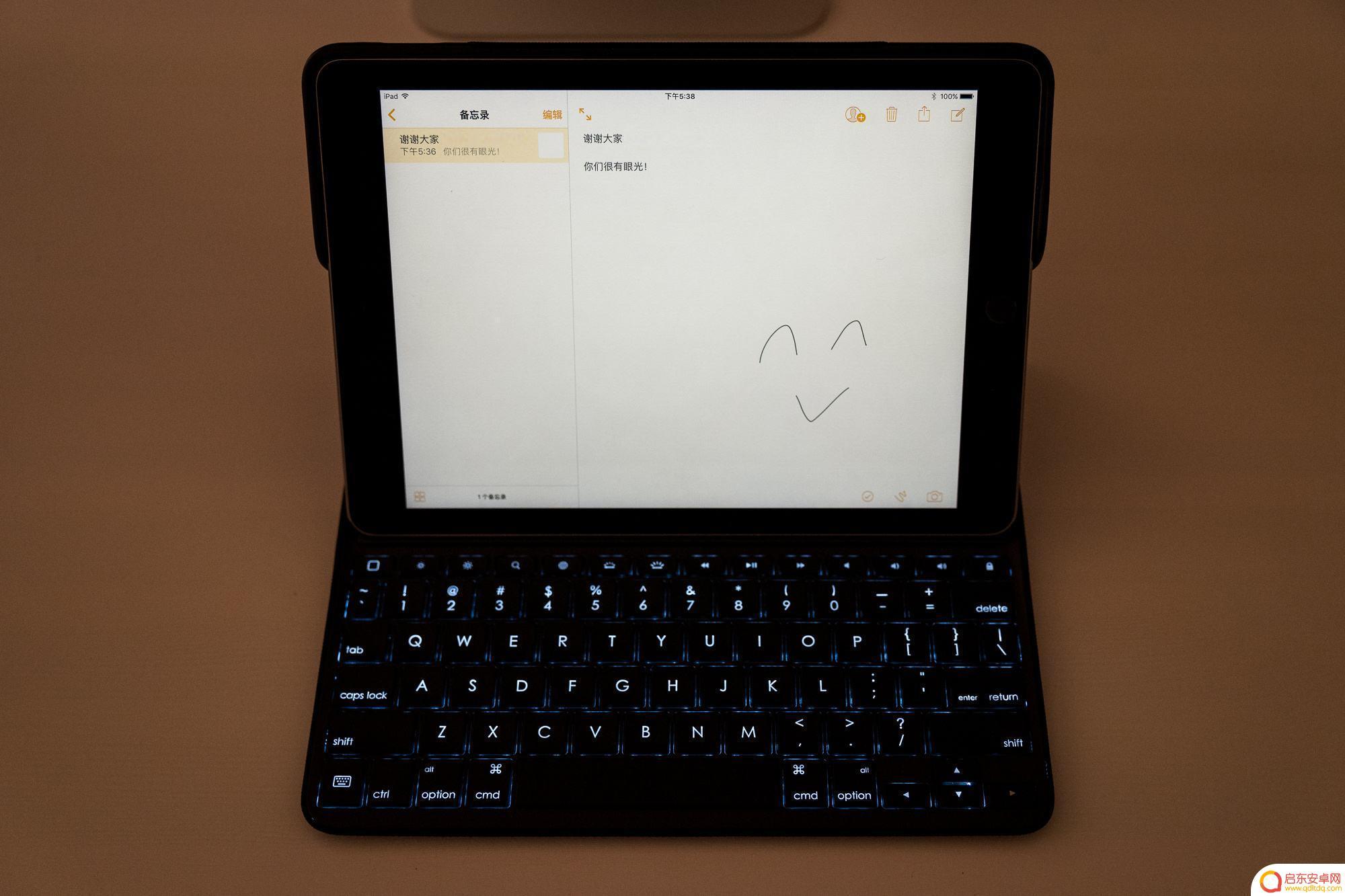 苹果手机如何连接键盘打字 iPhone和iPad可以连接外接键盘吗