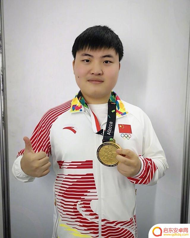 湖北小伙Uzi入选英雄联盟名人堂值得祝贺