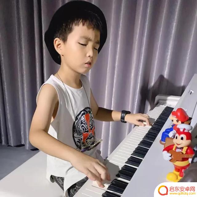 儿童弹琴抖音文案(儿童弹琴抖音文案怎么写)
