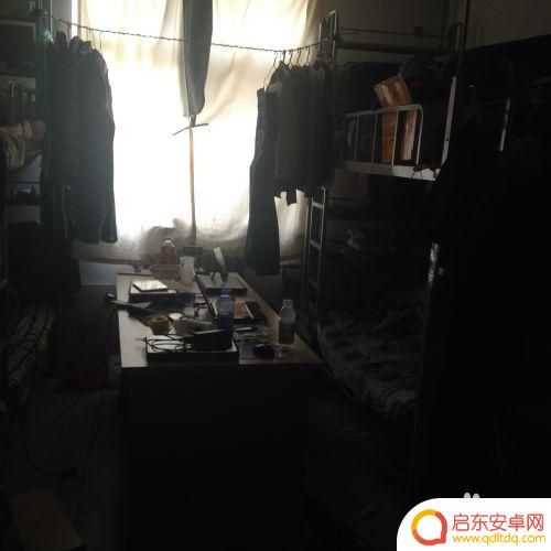 手机拍照为什么拍出的照片暗 怎样调亮手机拍照的照片