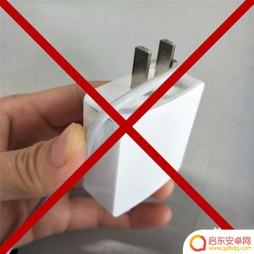 手机原装充电线怎么缠绕 手机充电线如何方便收纳