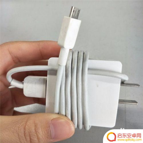 手机原装充电线怎么缠绕 手机充电线如何方便收纳
