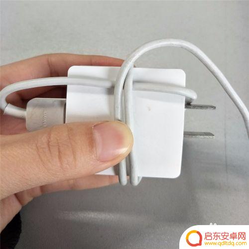 手机原装充电线怎么缠绕 手机充电线如何方便收纳