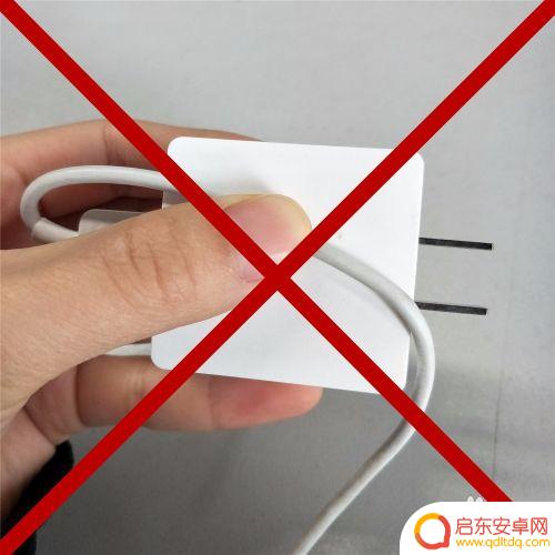 手机原装充电线怎么缠绕 手机充电线如何方便收纳