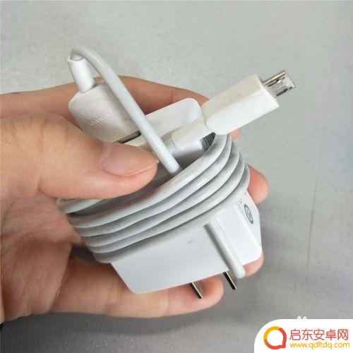 手机原装充电线怎么缠绕 手机充电线如何方便收纳