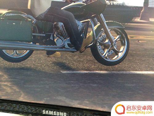 gta5在线怎么飞摩托(gta5怎么飞摩托车)