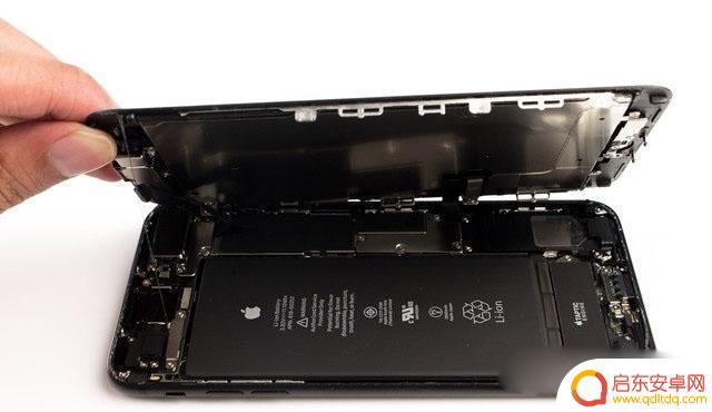 苹果手机7p怎么拆开后盖 iPhone7 Plus后盖拆解图文教程