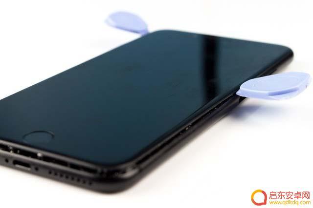 苹果手机7p怎么拆开后盖 iPhone7 Plus后盖拆解图文教程