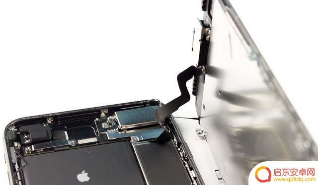 苹果手机7p怎么拆开后盖 iPhone7 Plus后盖拆解图文教程