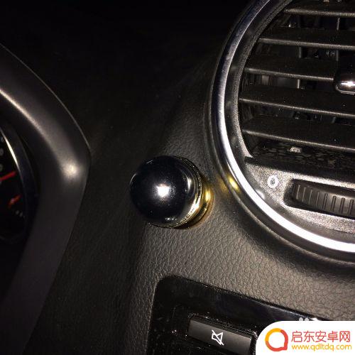 磁吸手机支架怎么换 车载磁吸手机支架安装步骤