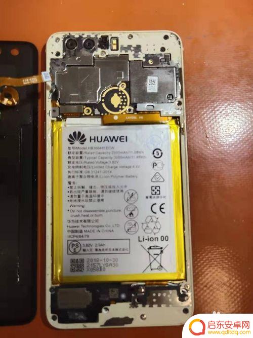 华为手机指纹排线更换教程 华为荣耀8更换后盖步骤