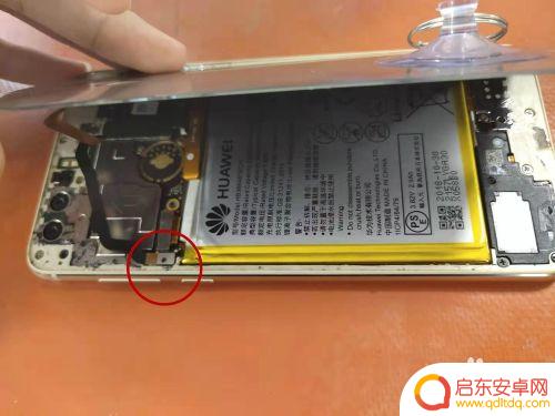 华为手机指纹排线更换教程 华为荣耀8更换后盖步骤