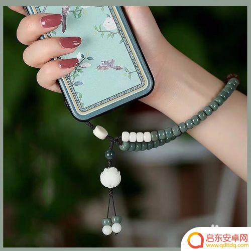 手机环怎么带的 手机壳挂绳怎么绑