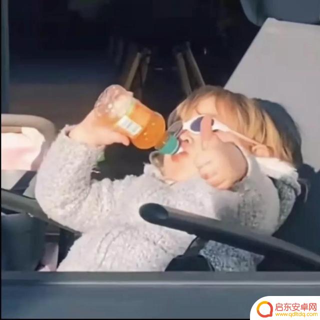抖音操场拍照文案搞笑(操场拍照的文案)