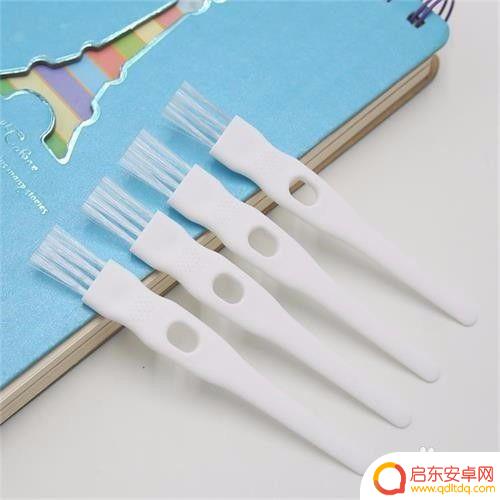 手机脏了用什么擦手机干净 手机屏幕脏了怎么清洁
