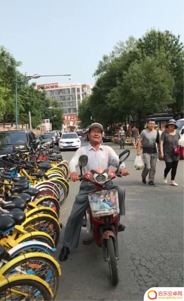 抖音大叔街头唱歌(抖音大叔街头唱歌视频)