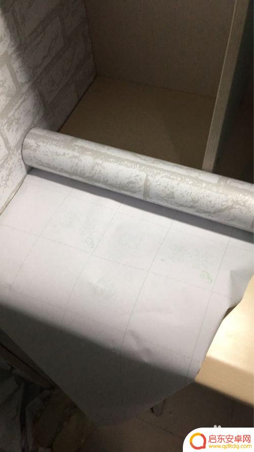 手机壁纸贴纸怎么制作 如何选择适合宿舍的壁纸款式
