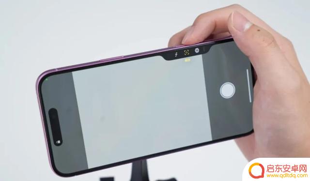 iPhone18系列并未取消拍照键,而是采用纯压感方案