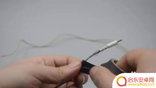 手机充电线怎么修? 充电器线裂开怎么修