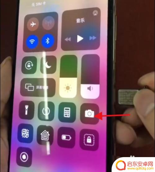 如何安手机芯片 苹果手机卡槽安装SIM卡芯片方法
