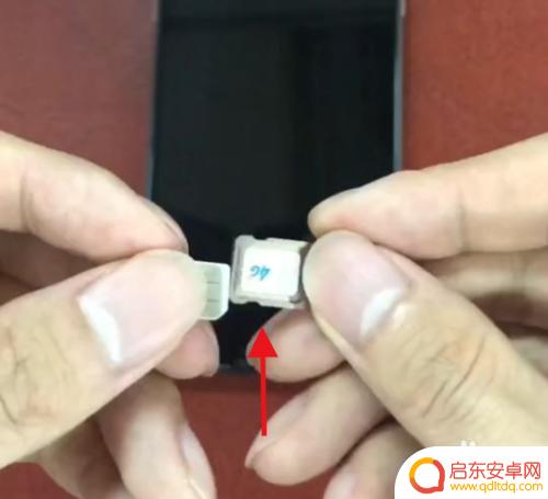 如何安手机芯片 苹果手机卡槽安装SIM卡芯片方法