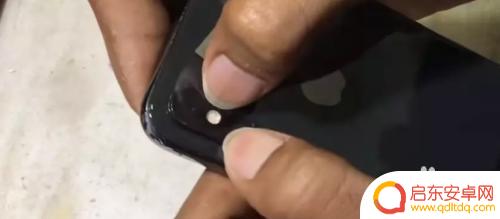 苹果手机玻璃盖怎么取 iPhoneX换后盖玻璃费用
